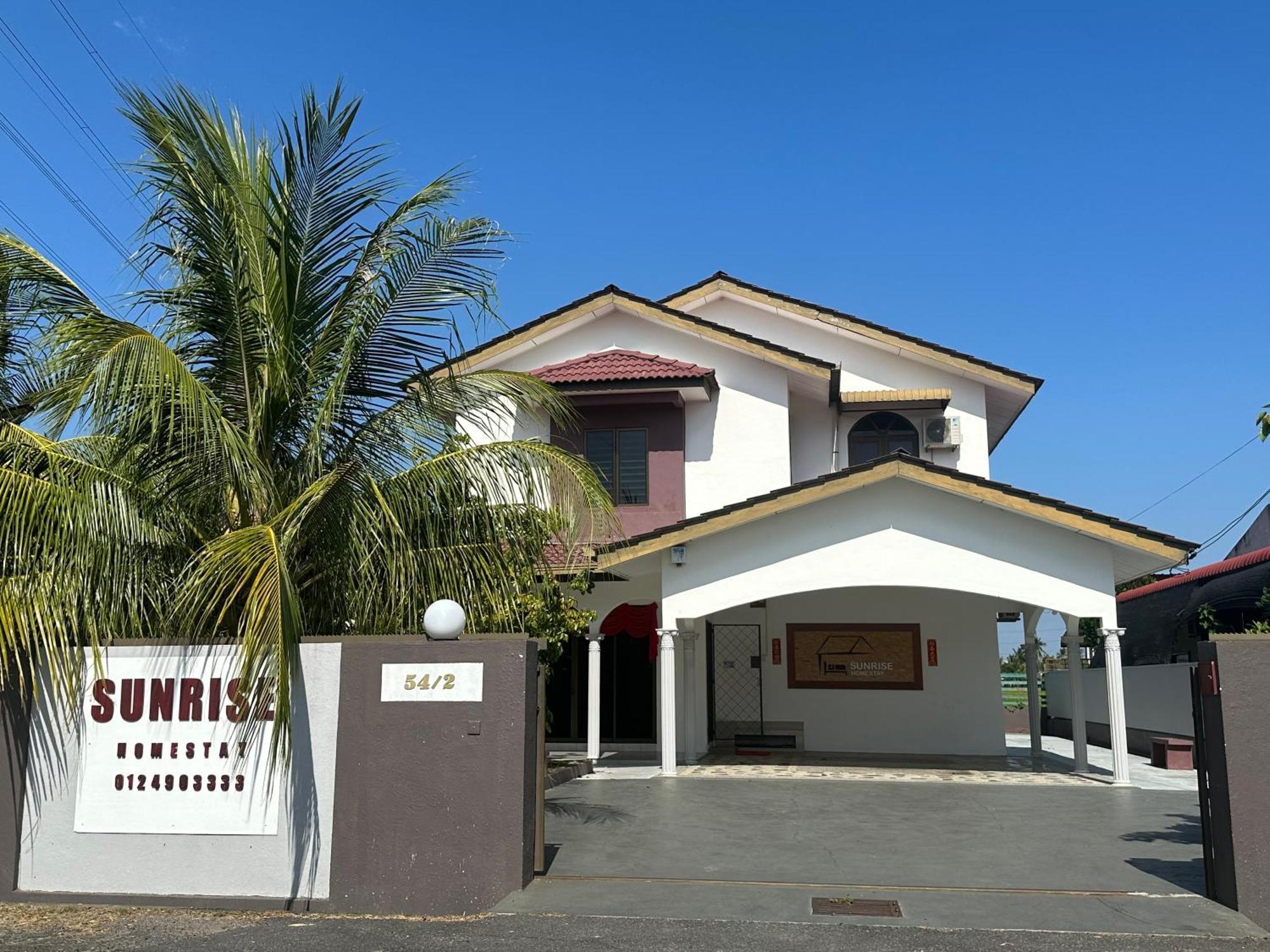 Sunrise Homestay アロースター エクステリア 写真